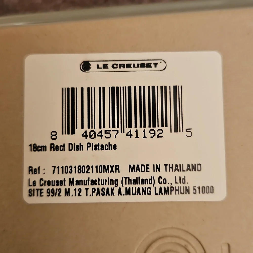 Le Creuset  Rectangular Baking Dish - Picture 9 of 10